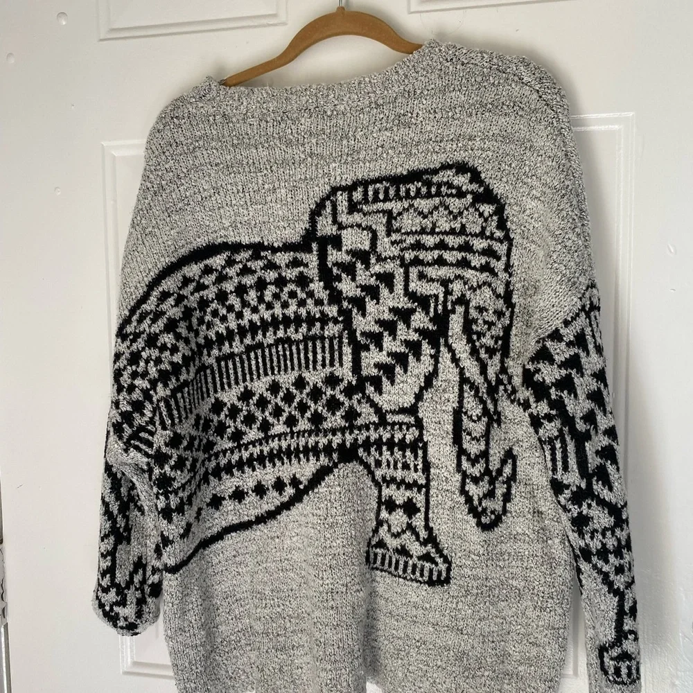 Sweater - Picture 5 of 6